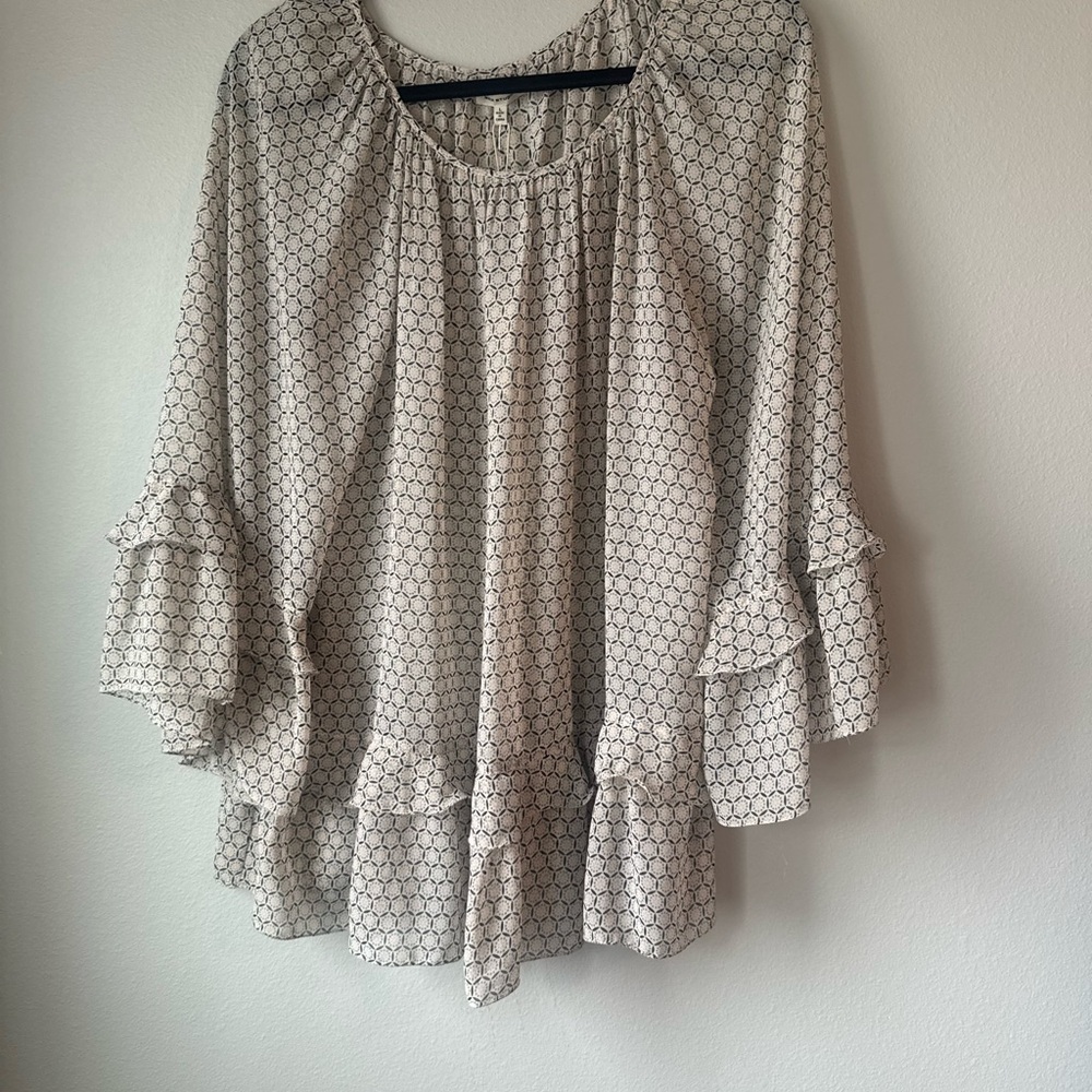 Max Studio Boho Ruffle Sleeved Women's Blouse NWT